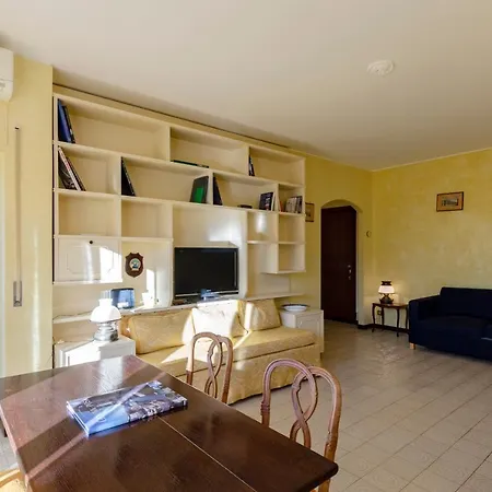Apartament Altido Apt With Big Terrace On The Coast Of *